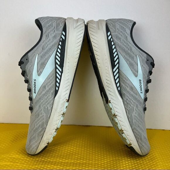 Brooks Womens Ravenna 11 in Light Blue Alloy Grey Running Shoes 9 - Picture 6 of 10
